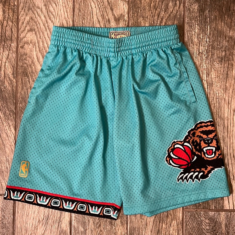 Mitchell & Ness Men's Nba Road Swingman Shorts, Memphis Grizzlies, Medium